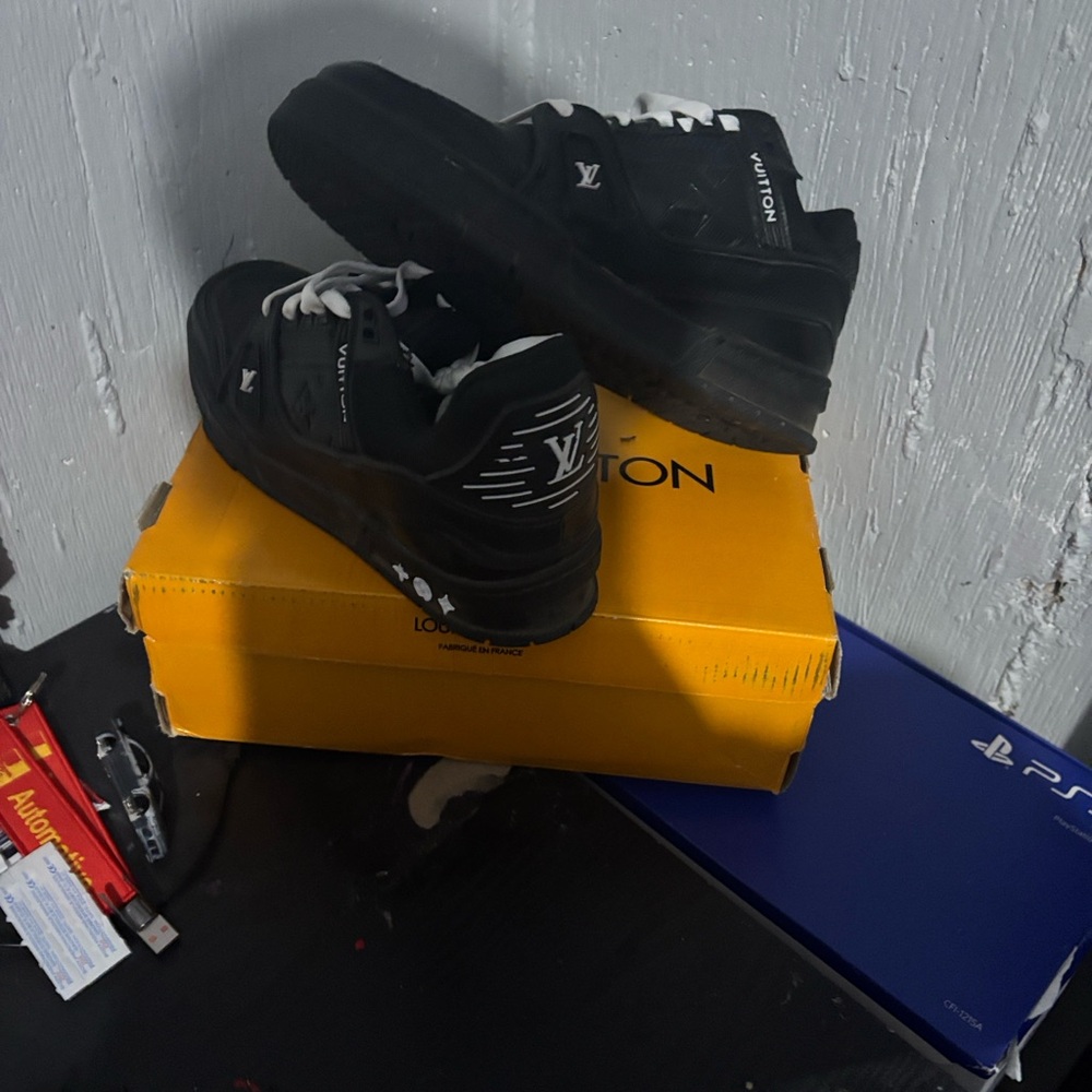 Louis Vuitton Black and White Men's Low-Top Sneakers